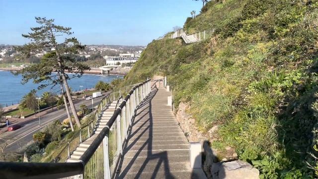 Torquay, Royal Gardens to Abbey Sands in 4K HDR смотреть онлайн