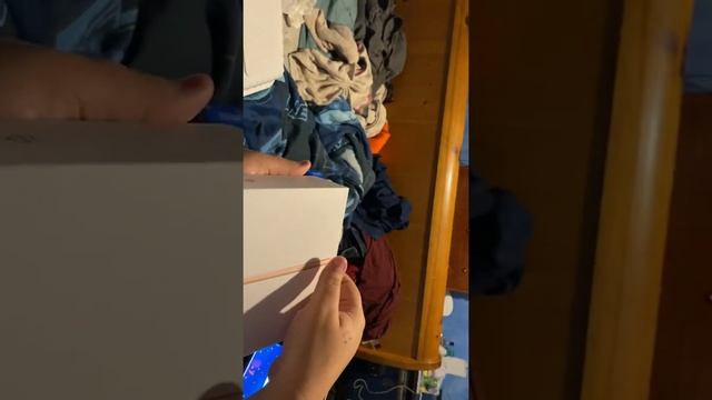 My first unboxing of my new iPad mini rose gold смотреть онлайн