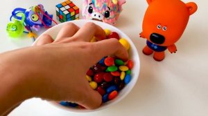 Ми ми мишки и и целая тарелка разноцветных конфет Новая серия