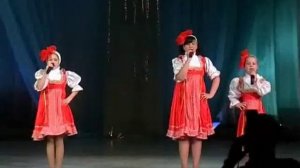 Дети поют песню Русские матрёшки / Russian Matryoshka