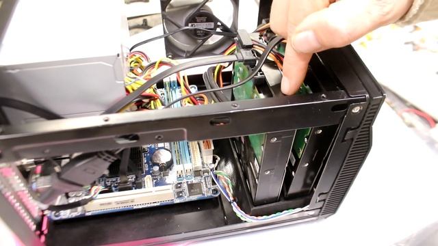 ЛУЧШИЙ СЕРВЕР NAS - СВОИМИ РУКАМИ смотреть онлайн