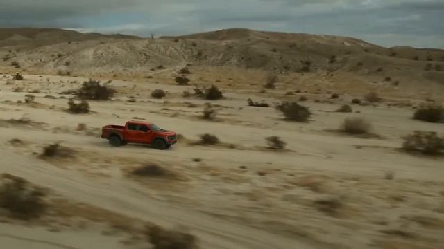 Новый Ford Raptor 2021. Пока Land Cruiser 300 смотреть онлайн