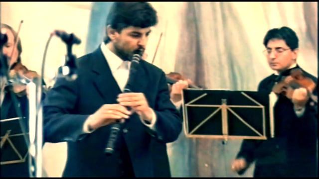 Theodosii Spassov & Sofia Soloists - Vivaldi Flute Concerto in C part 1 смотреть онлайн