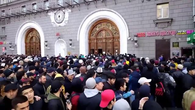 Метро Проспект Мира  Москва УРАЗА БАЙРАМ 2022 смотреть онлайн