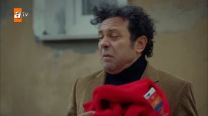 Defne, kendisinden kaç yaş büyük adamla takılınca... - Kırgın Çiçekler 67.Bölüm