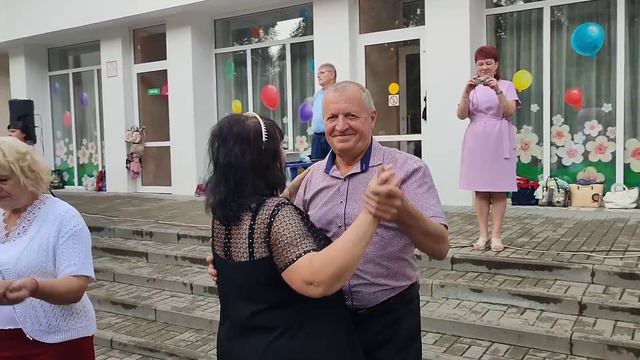 30.07.23г..."Ты Моя Хорошая"....на танцполе в Гомельском парке... смотреть онлайн