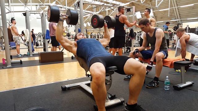 Dumbbell Incline Benchpress 110 lbs / 50 kg x 8 Reps смотреть онлайн