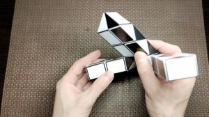 ПОДСТАВКА ДЛЯ ТЕЛЕФОНА ИЗ ЗМЕЙКИ РУБИКА. Фигуры из змейки Рубика #4.