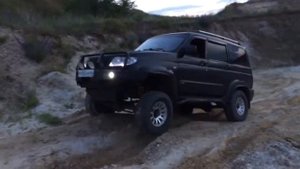 УАЗ Патриот и Тойота Хайлюкс Сурф покатушки по песку