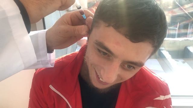 Борец сломал Ухо: откачка смотреть онлайн