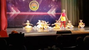 Танец маленьких цыплят ;)