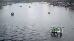 54/1 Праздник молока. Гонки на плотах из пакетов молока. юмор. Piena regate. Humor