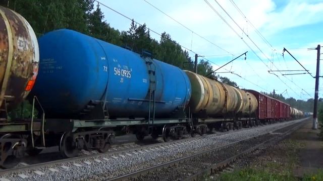 Электровоз ВЛ10У-863 с грузовым поездом, Большая Московская Окружная железная дорога смотреть онлайн