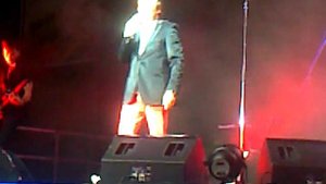 Томас Андерс (MODERN TALKING) в Оренбурге поет Chery Chery Lady (6.04.2013)