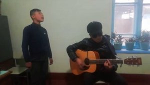 Бир дустим бор эслатади болалигни