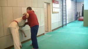 армейский рукопашный бой- приемы.