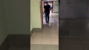 Ходьба на протезе бедра с коленным модулем Genium