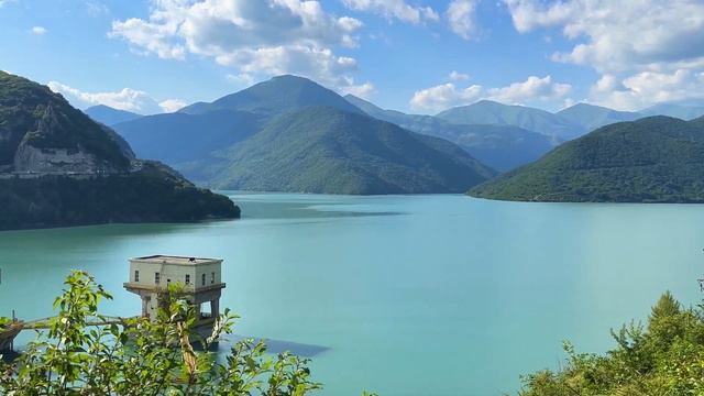 ПЛЯЖИ НЕДАЛЕКО ОТ ТБИЛИСИ.ЖИНВАЛЬСКОЕ ВОДОХРАНИЛИЩЕ. КРЕПОСТЬ АНАНУРИ. ОЗЕРО БАЗАЛЕТИ.ШИКАРНЫЕ ВИДЫ