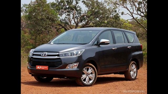 Kia Carnival Vs Toyota Innova Crysta|Best MPV to buy in India| Konsi MPV best rahegi!!(Hindi) смотреть онлайн
