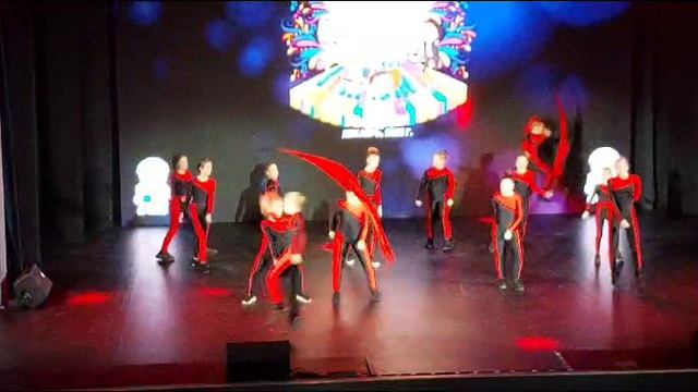 Красное и чёрное. Испанский танец. смотреть онлайн