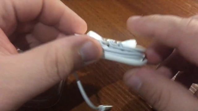 Распаковка наушников от iPhone se смотреть онлайн