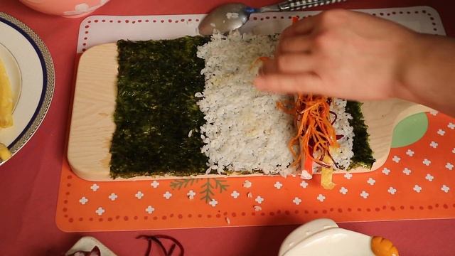 Простой рецепт КИМПАБ 김밥 на каждый день! Еда из корейских дорам на скорую руку дома КОРЕЙСКАЯ КУХНЯ смотреть онлайн