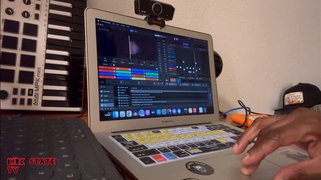 Serato Studio Better Without AKAI MPK Mini MIDI Keyboard