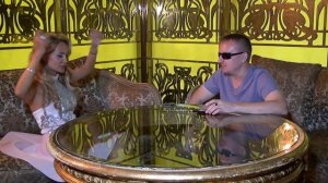 Анна Калашникова дает интервью Виктору Тартанову в клубе после выступления!