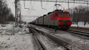 Электровоз ВЛ11М-282/291Б с грузовым поездом.