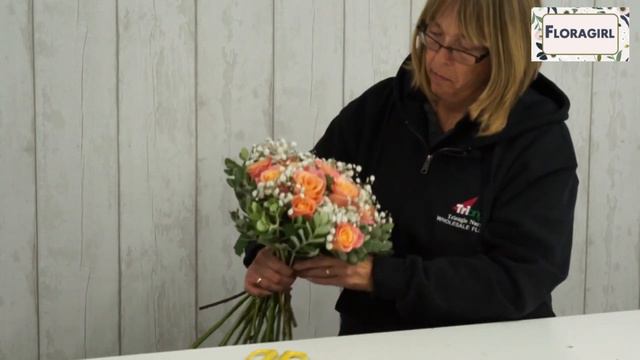 How to Make a Bridal Bouquet with Coral Roses and Gypsophila - Wholesale Flowers Direct смотреть онлайн