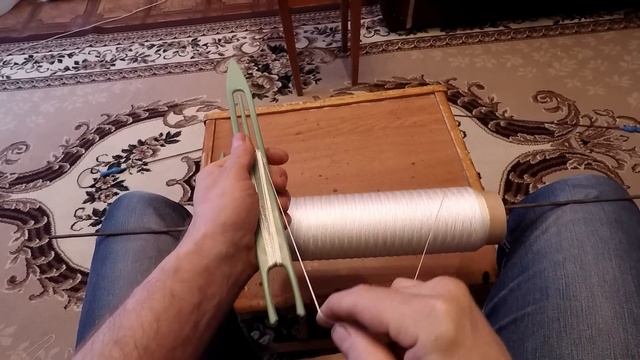 Урок ! Как Быстро и Правильно  намотать нитку или леску на челнок!
