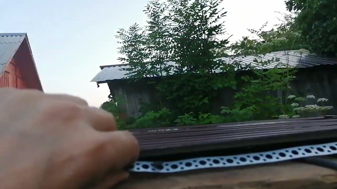 Профлист 2х1,2 м на багажнике маленькой легковушки!