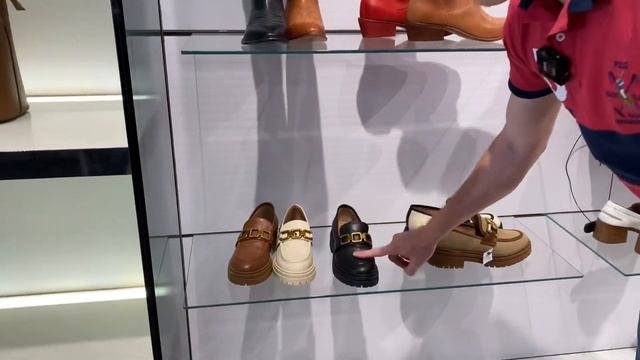 BALDININI. Скидка 35%. Аутлет La Roca Village - 03.05.2023. #baldinini #балдинини смотреть онлайн