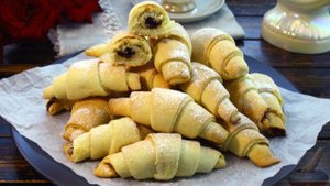 Вмиг расхватают со стола.
РОГАЛИКИ С САХАРОМ И КОРИЦЕЙ