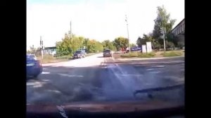 Бабы за рулём ! Авто дуры  Смотри на дорогу !!!