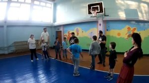 Лапта в спортивном зале