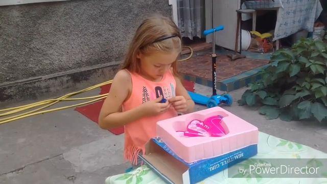 ЧТО ПОДАРИТЬ на день рождения 
реакция на подарок 
что подарить девочке в восемь лет