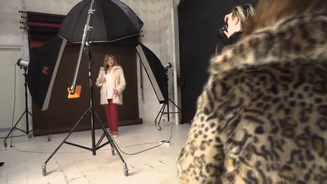 Что носить с шубой из меха под горностай смотреть онлайн