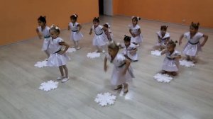 Детская хореография, 3-4 года. Танец "Снежинки"