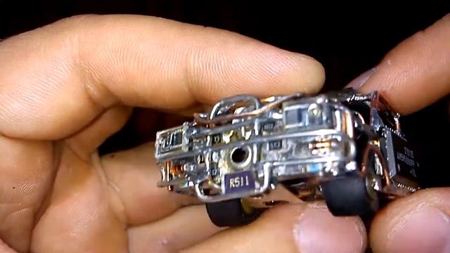 Машинка из радиодеталей ,проволки и т п видео2