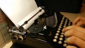 Пишущая (печатная) машинка Continental | typewriter