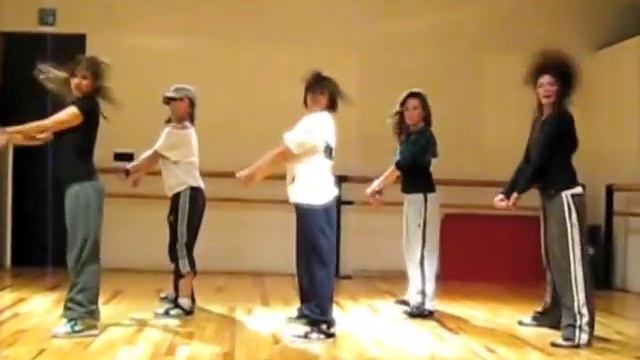 CLASES DE REGGAETON ...3RA.PARTE "2010"- *JL DANCE STUDIO* COREOGRAFIA.- JESUS NUÑEZ смотреть онлайн