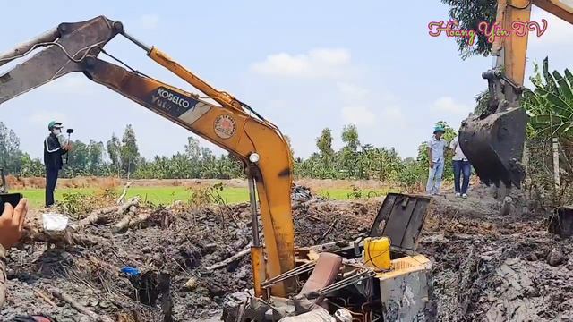 Xáng múc KOBELCO sk03 mắt lầy - quá trình giải cứu смотреть онлайн