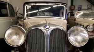 Ломаковский музей старинных автомобилей и мотоциклов.