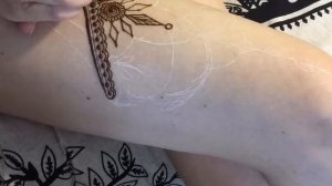 Когда на САМОИЗОЛЯЦИИ захотелось МЕХЕНДИ на бедре