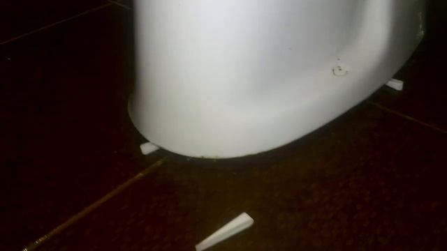 Как приклеить унитаз и биде к плитке смотреть онлайн