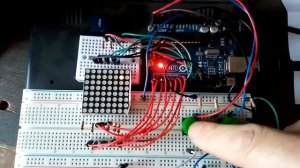 Arduino Uno. LED матрица 8х8. Управление движением точки с автоповтором.