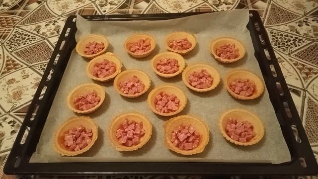 Тарталетки с начинкой в стиле пиццы. Горячая закуска к Новогоднему столу. Выпуск №7.