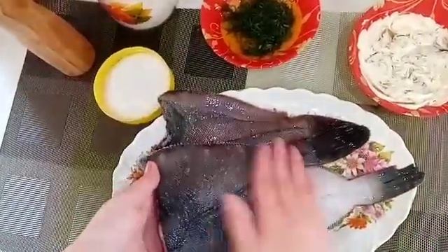 #рецепты #камбала Камбала в майонезно- чесночной обмазке смотреть онлайн