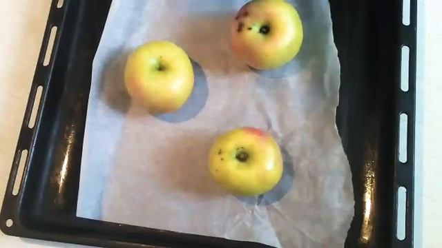 Яблоки в духовке// Печёные яблоки смотреть онлайн